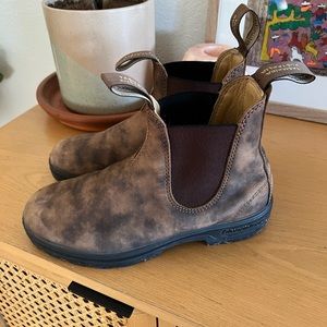Blundstone boots Size 7 US WOMENS 4 AU